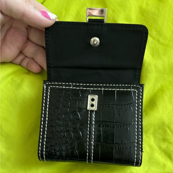 Liz Claiborne NWOT Black Wallet - Picture 2 of 7